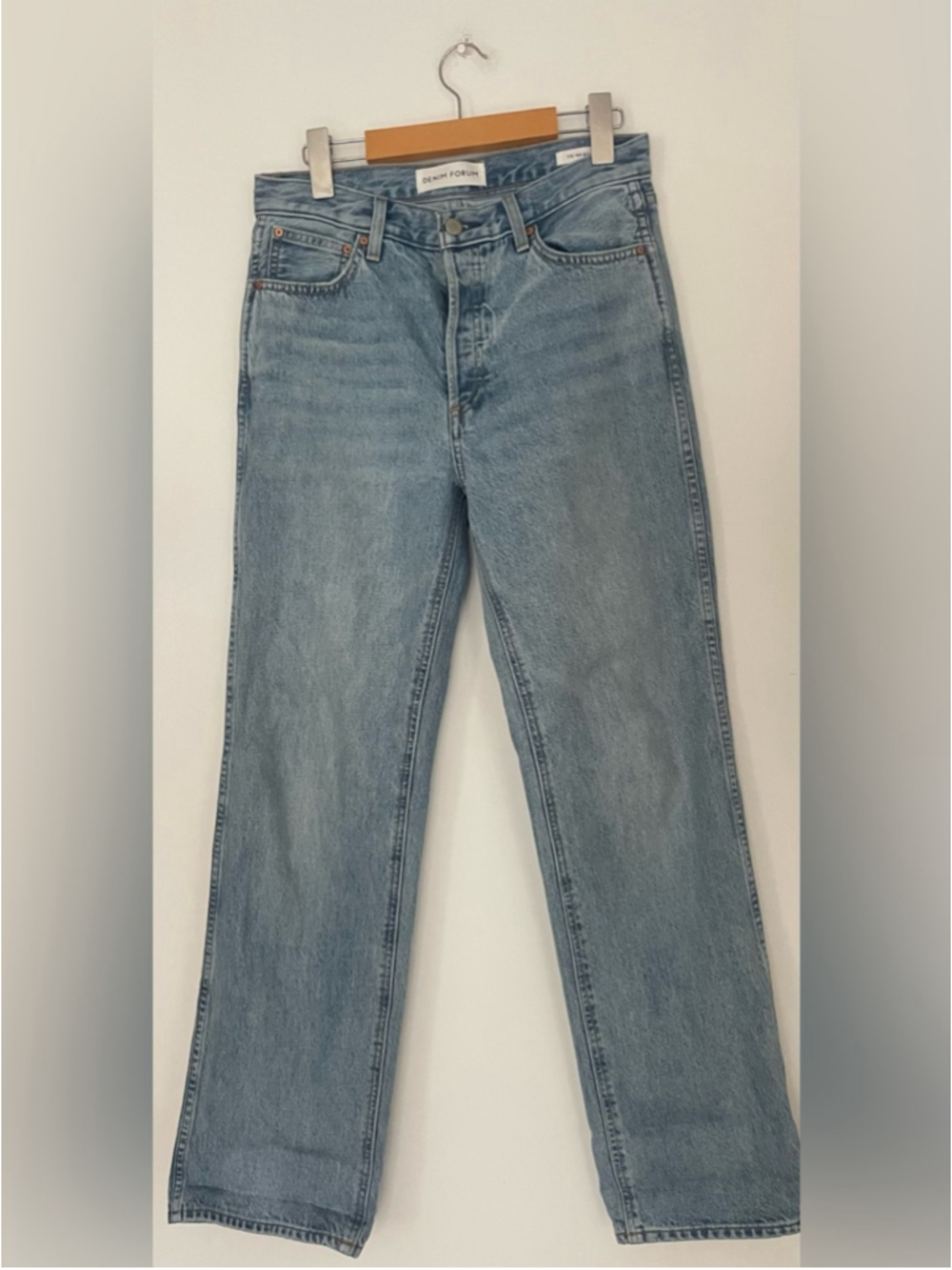 Aritzia Denim Forum 90s Boy Loose Jean Mid Rise Light Wash Size 27 - Picture 4 of 7